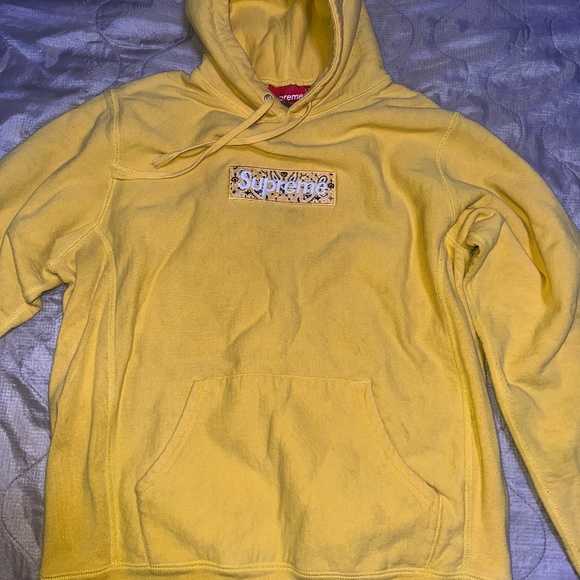 Supreme box Logo